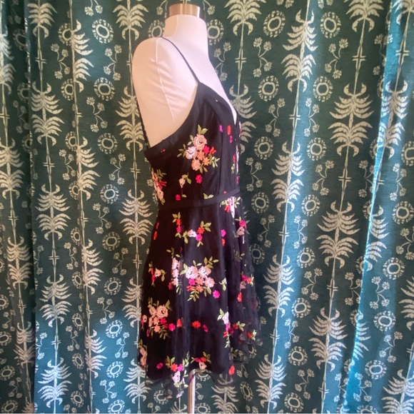 Lulu’s Favorite Fleur Black Mesh Floral Embroidered Skater Dress Sz L NWT - Picture 8 of 15